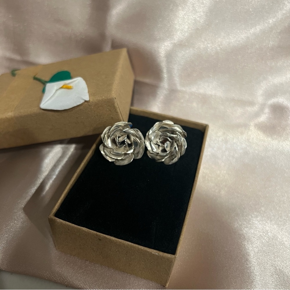 Vintage 925 Sterling‎ Silver Screw back Rose Flower Earrings